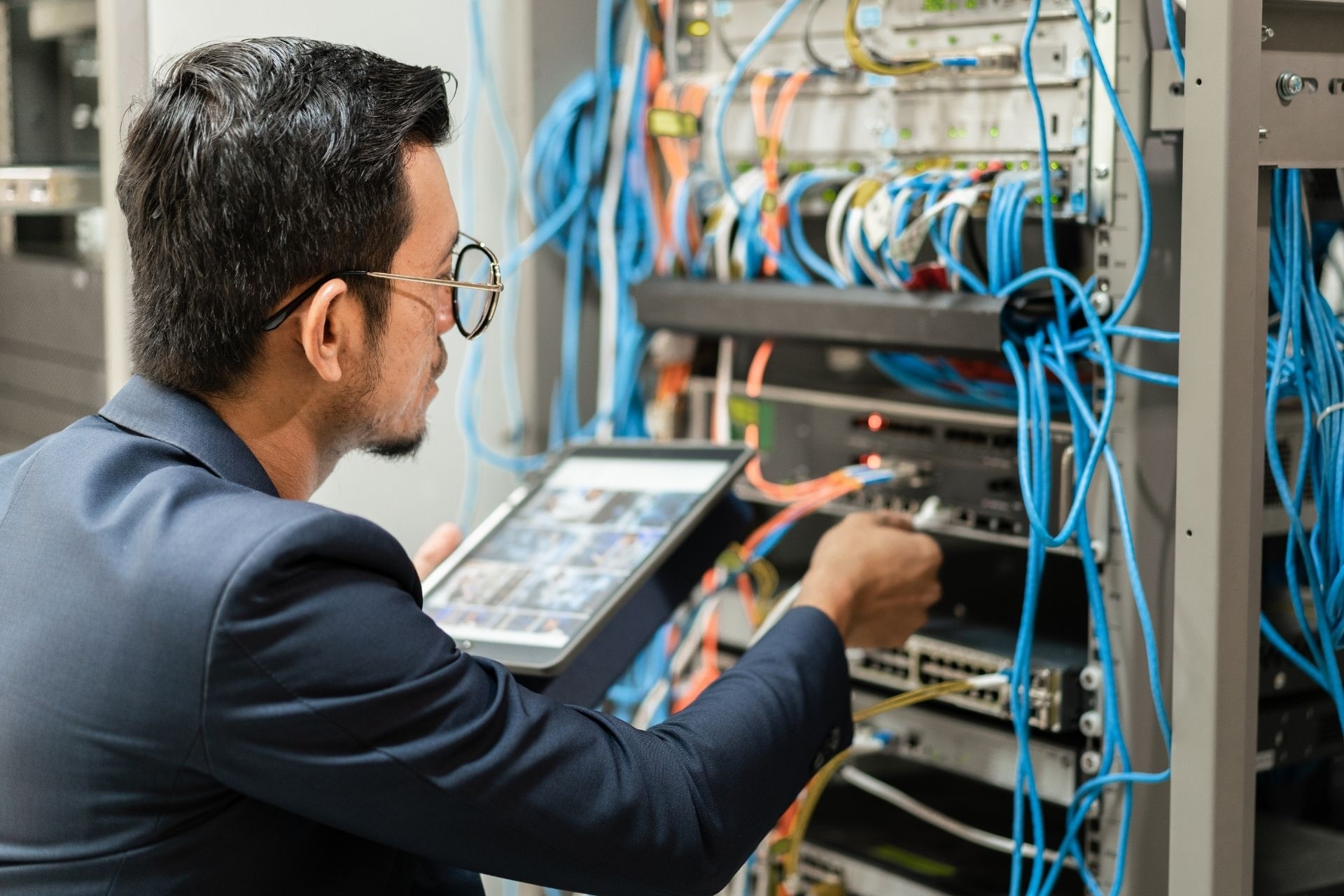 What role do MDU network aggregation points play in ensuring security and privacy of data transmission within a building?