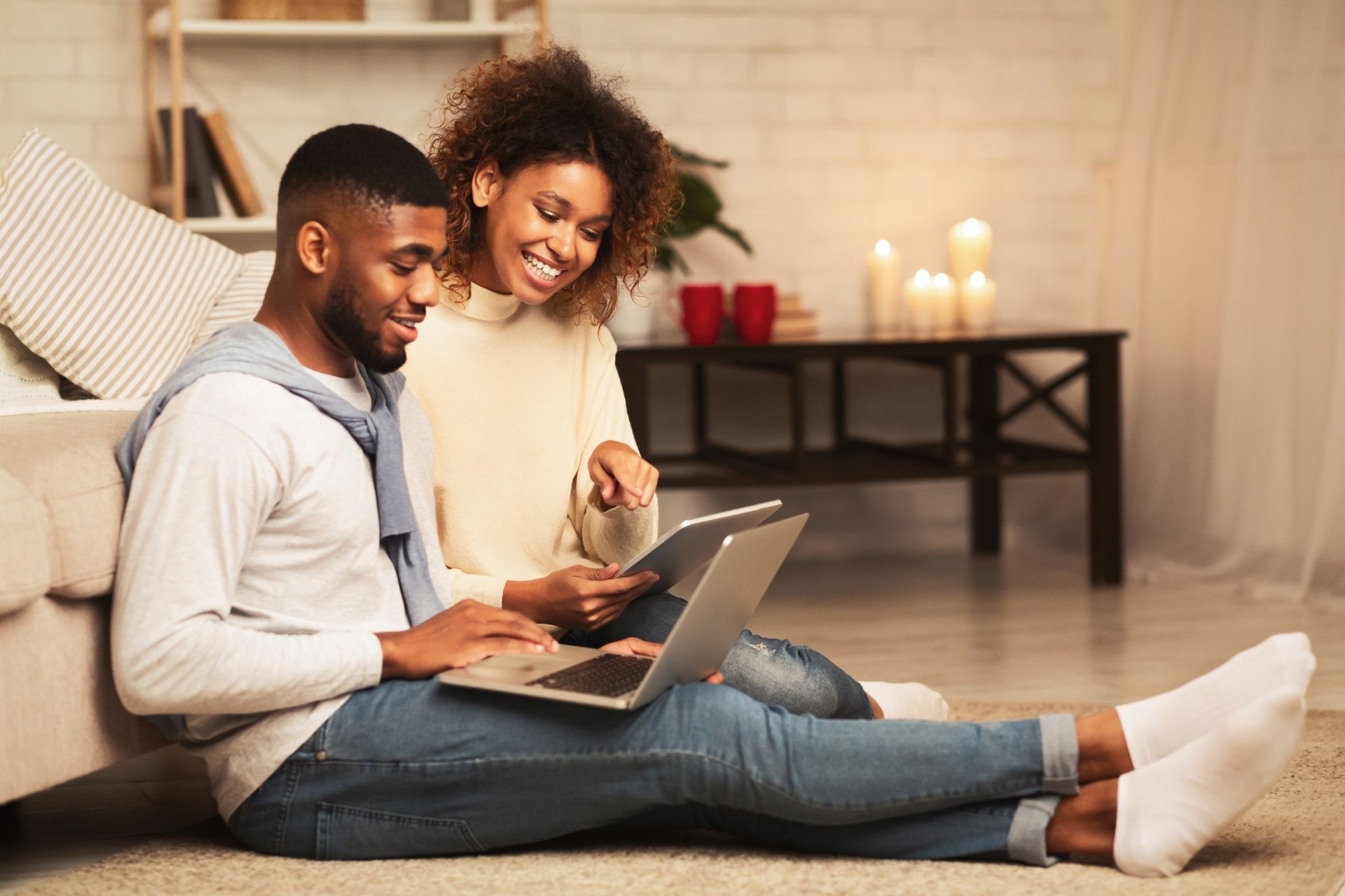 How does Wi-Fi mesh networking help in overcoming dead zones and signal interference in MDUs?