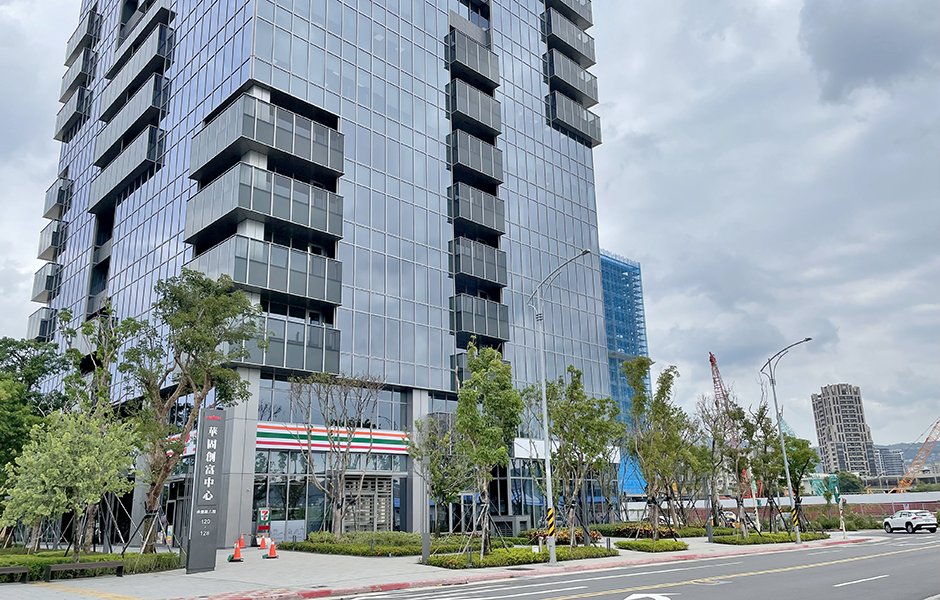 「華固創富中心」每坪成交行情最高65萬元