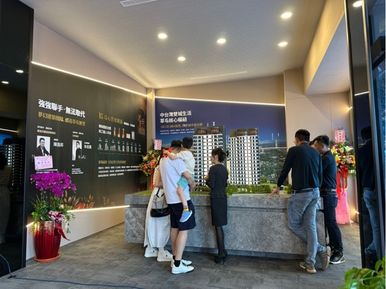 1751936062749880.png image.png