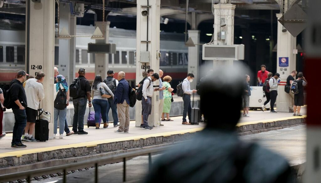 Chicago area transit systems reach pre-pandemic milestone with combined 1 million weekday riders