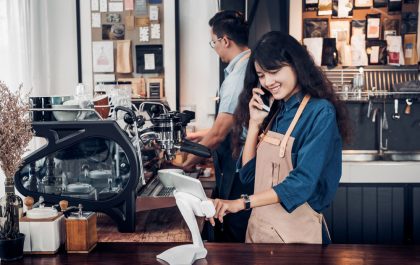 飲食店におけるPOSレジの未来予想図。作業効率化とサービスの変化について