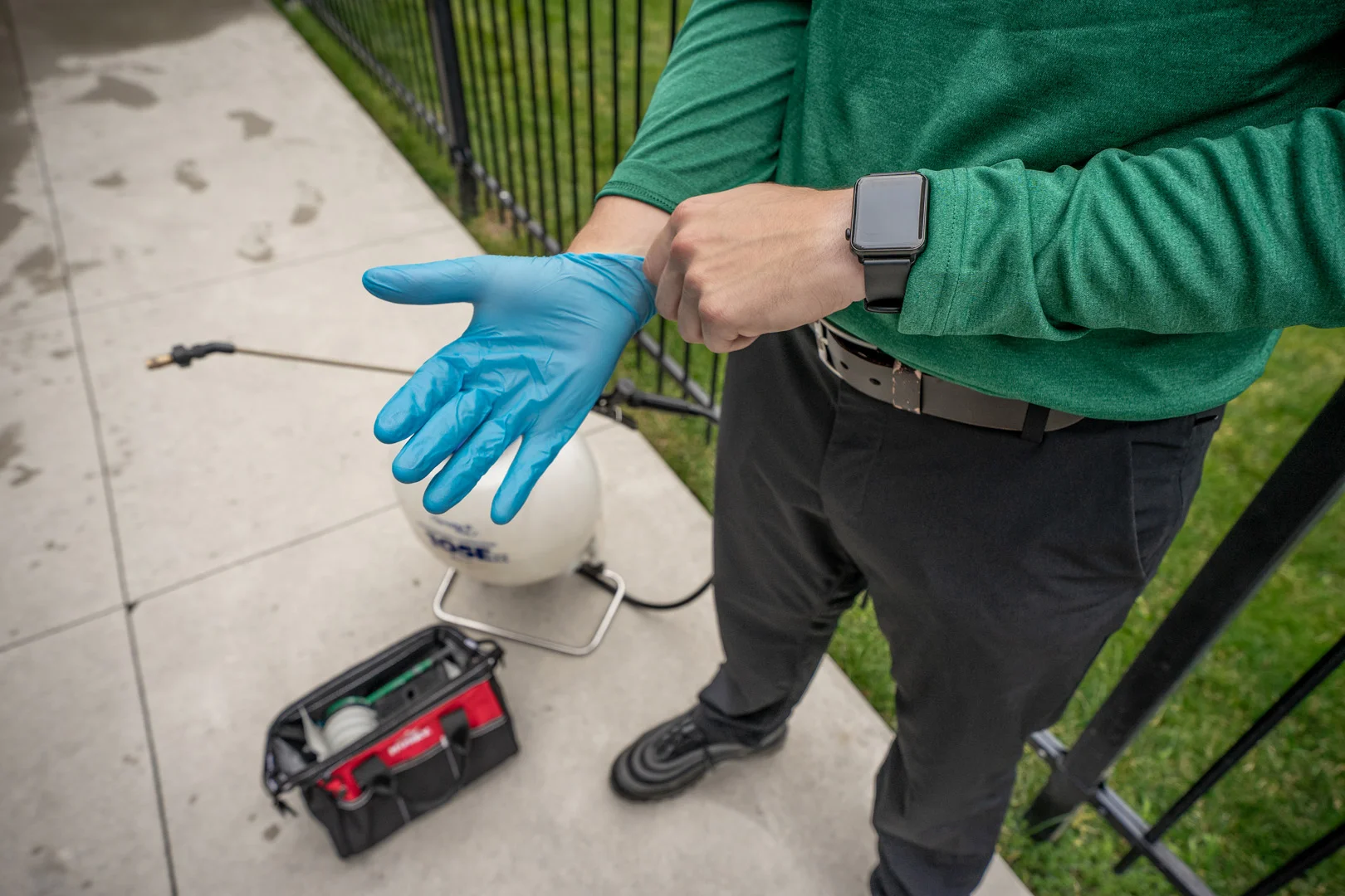 Pest control technician in Lethbridge