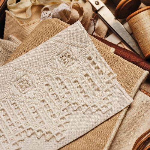 News - Lovely Lace by Fumie Suzuki - Inspirations Studios