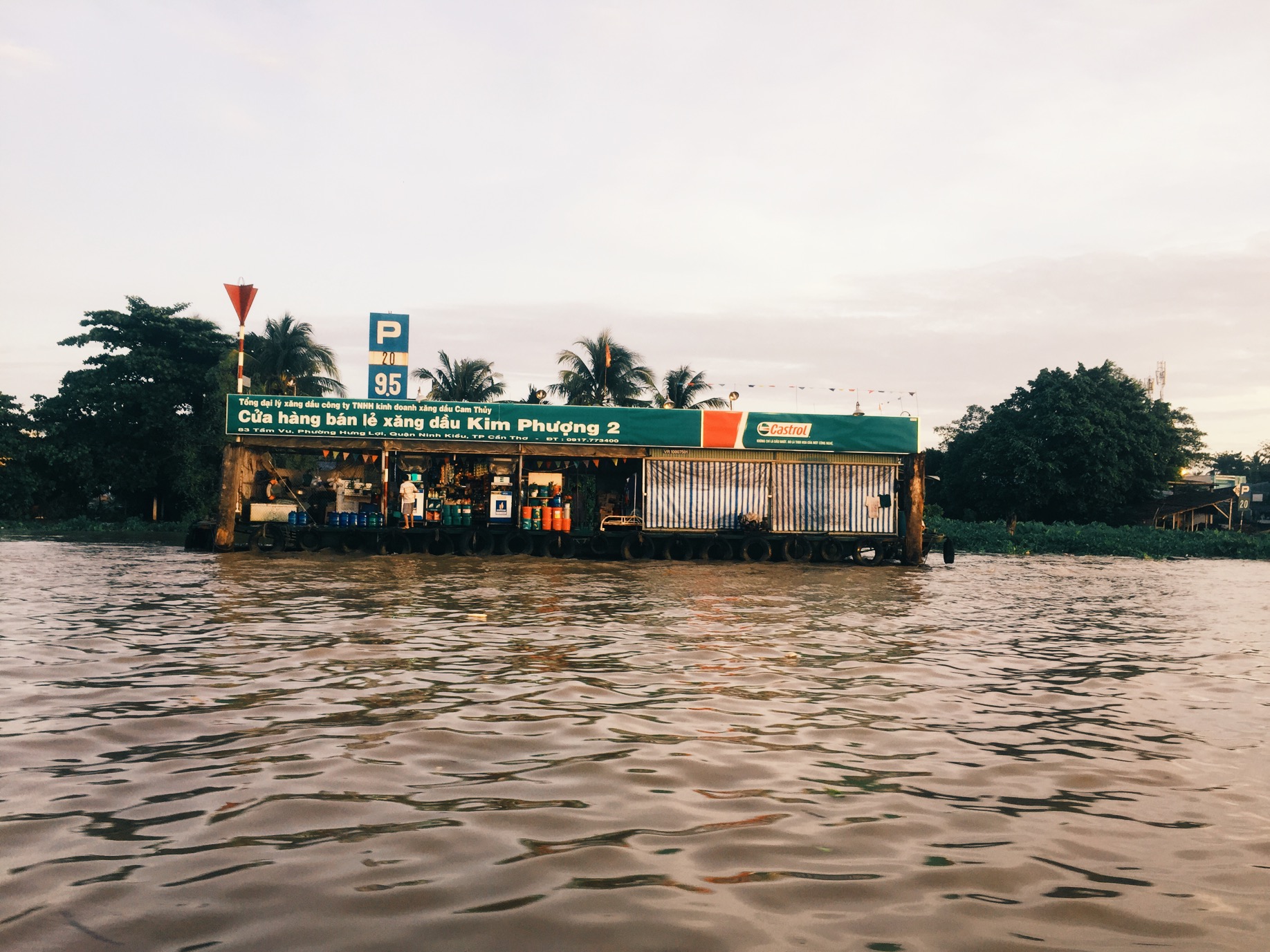 Cai Rang floating market