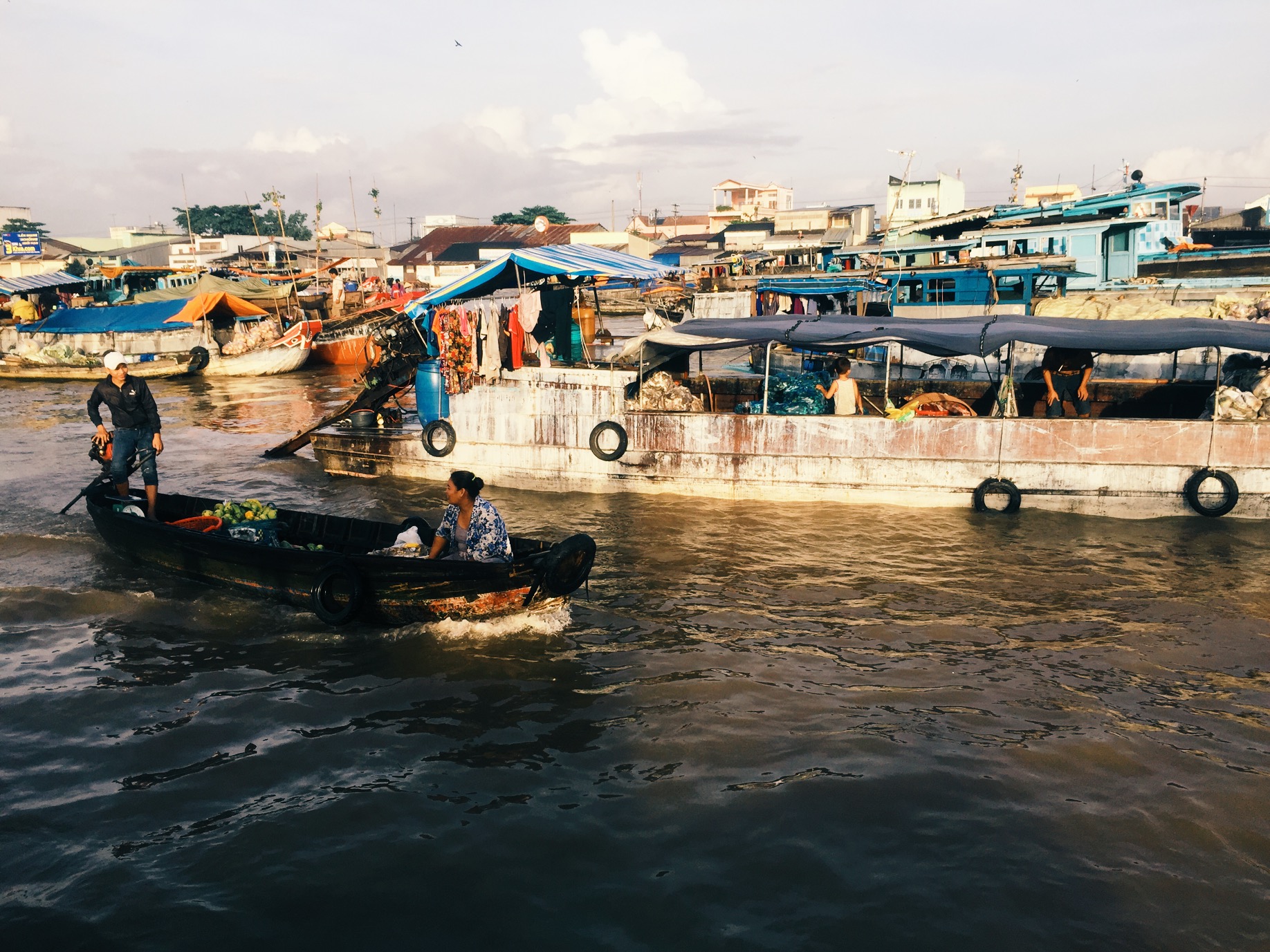 Cai Rang floating market