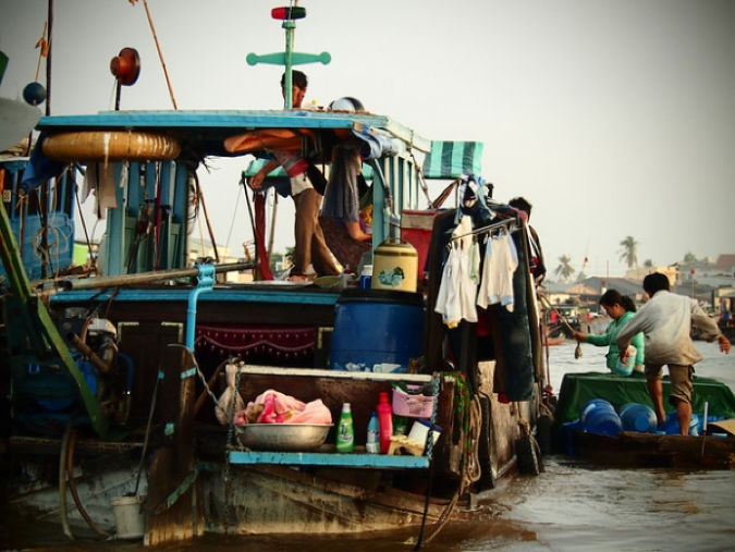 floating markets in Vietnam