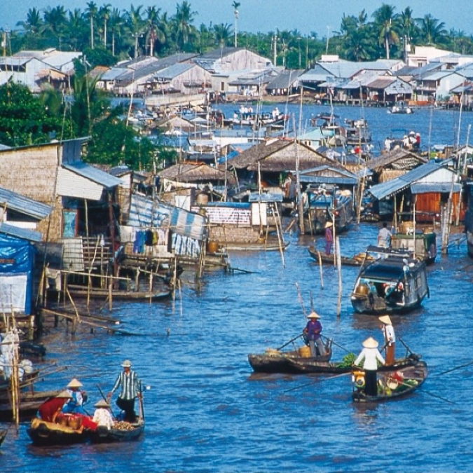 Nga Bay floating market