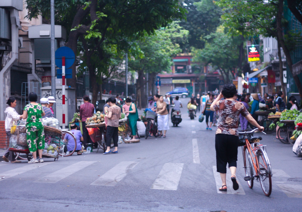 Walking around Hanoi Old Quarter