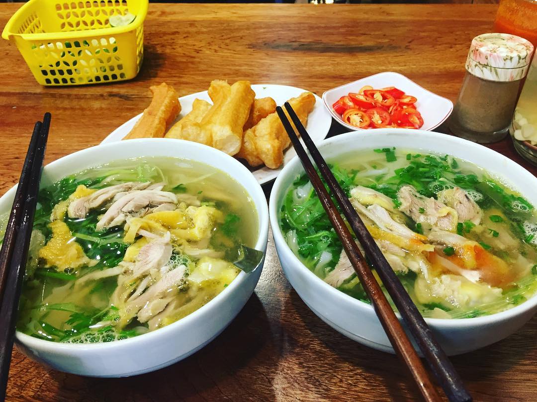A complete guide of 10 restaurants that sell best Pho in Hanoi