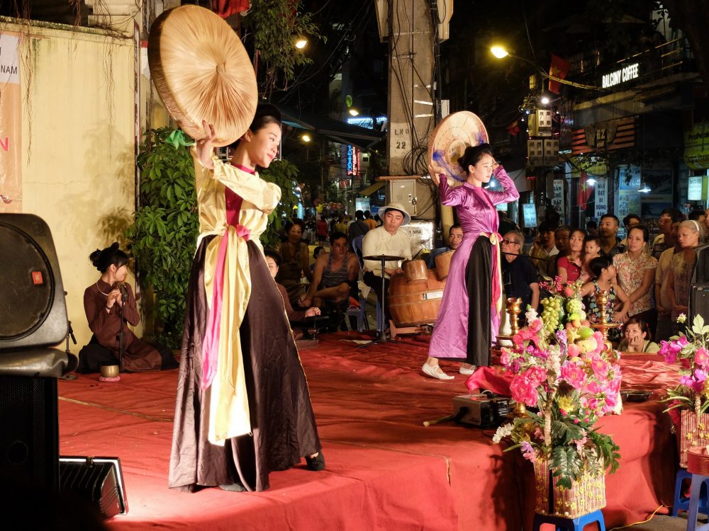 Vietnamese opera performance