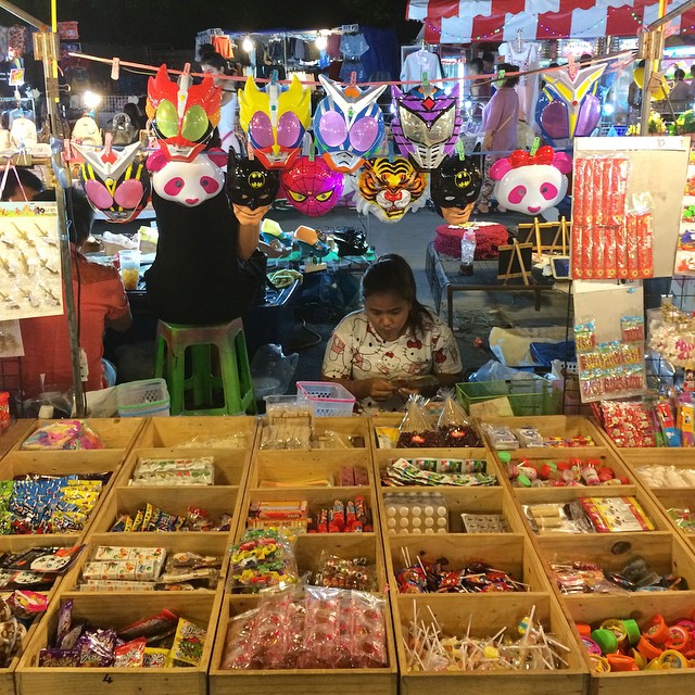 night markets in bangkok