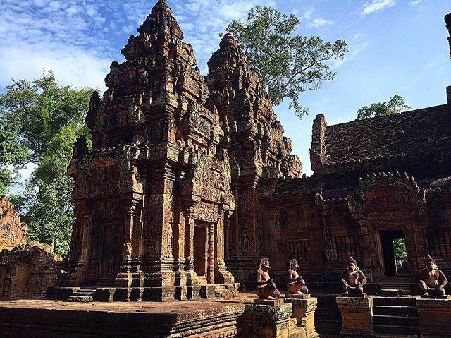 Banteay Srei temple