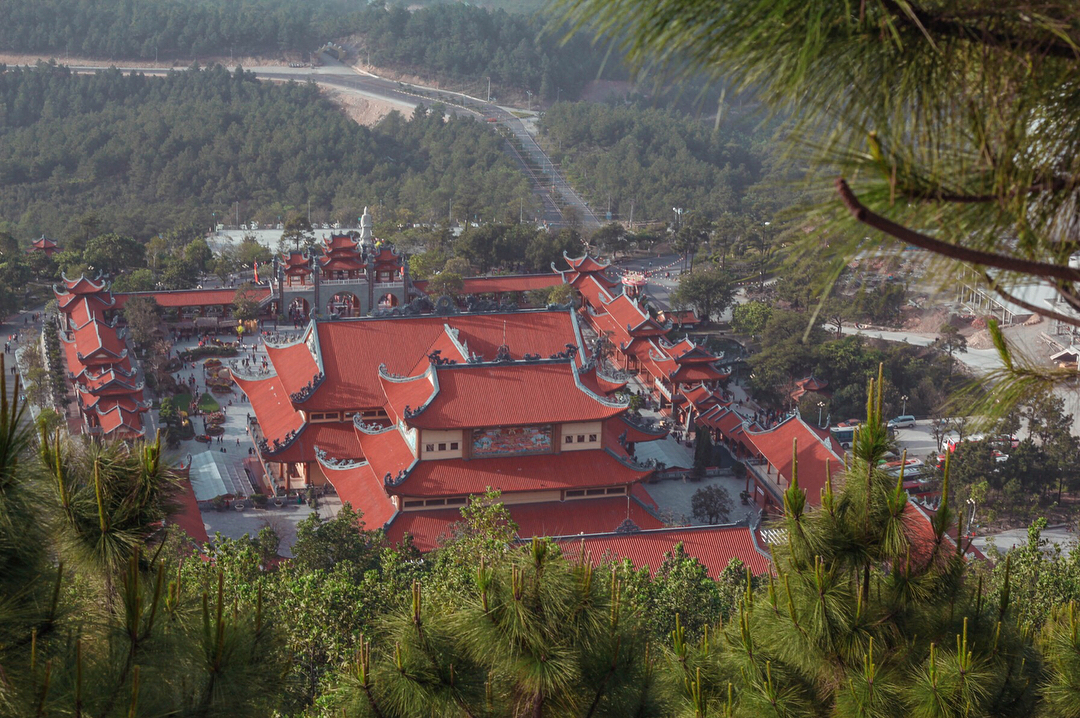 Ba Vang pagoda tour from Hanoi 