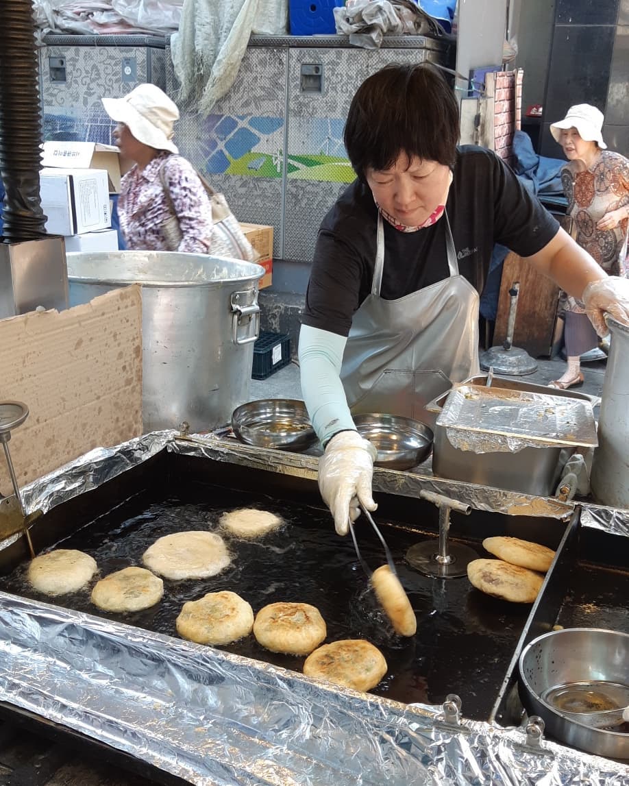 streetf food in Myeongdong