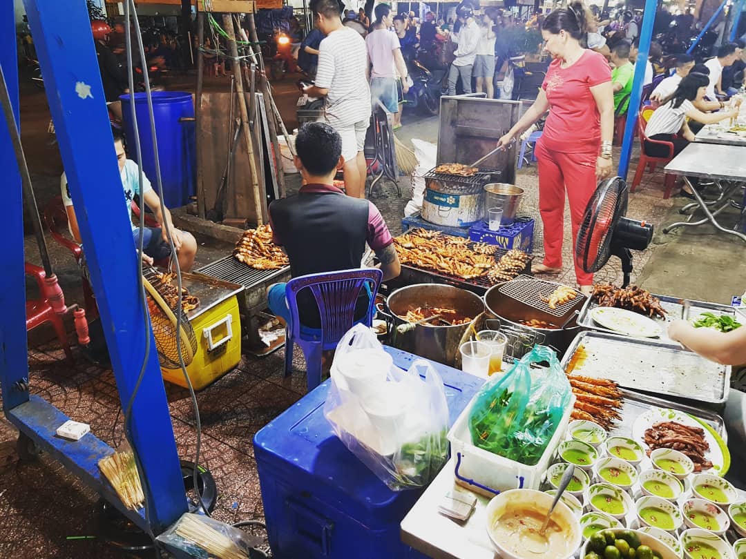 street food in saigon 