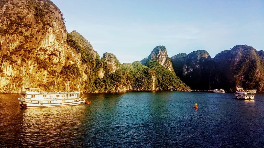 Ha Long Bay cruises