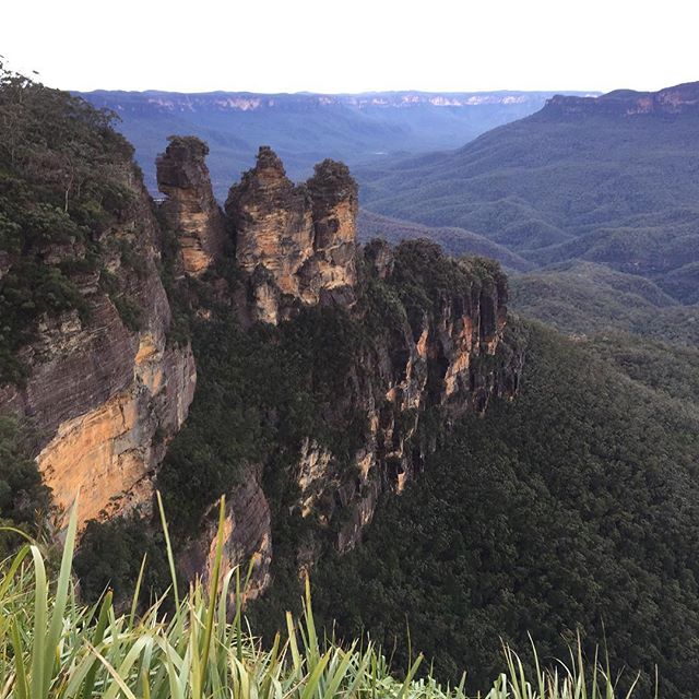 three sister rocks 