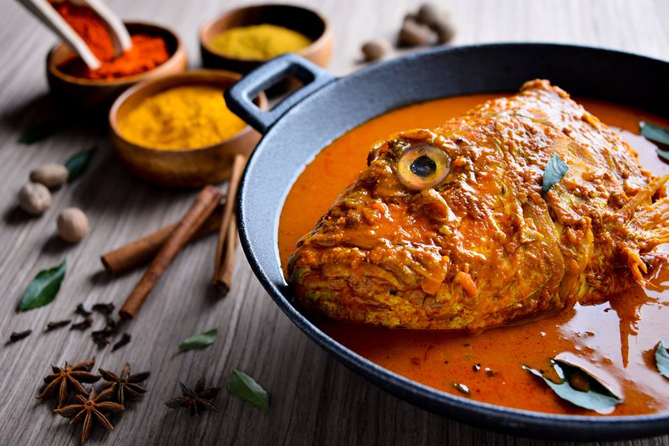 Fish Head Curry in Banana Leaf Apolo - Singapore Itinerary