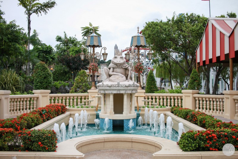 A flowery garden at the Universal Studios Singapore