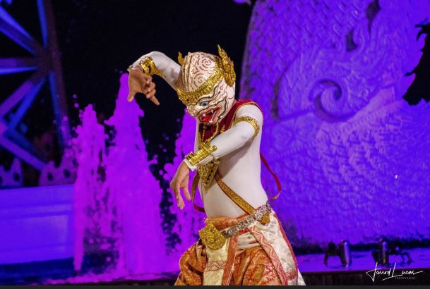 A cultural dance at Siam Niramit Bangkok