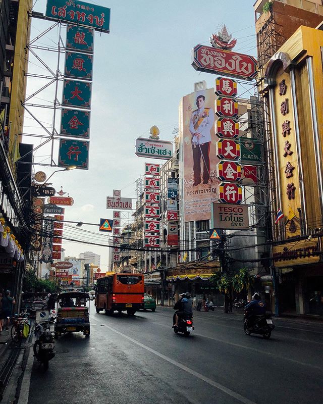 Chinese Tourists Queue in Front of Louis Vuitton, Bangkok