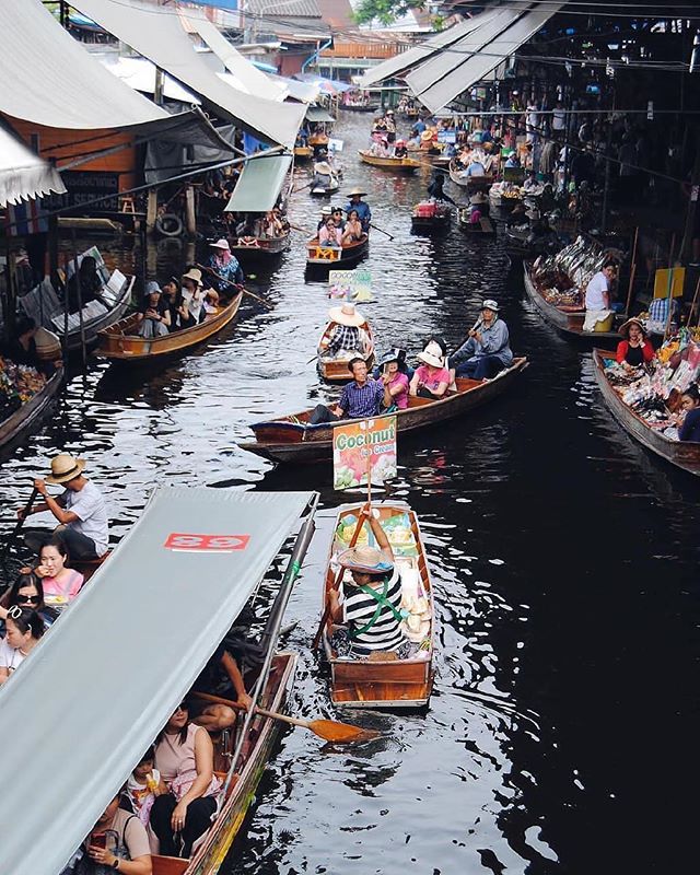 Damnoen Saduak Floating Market 