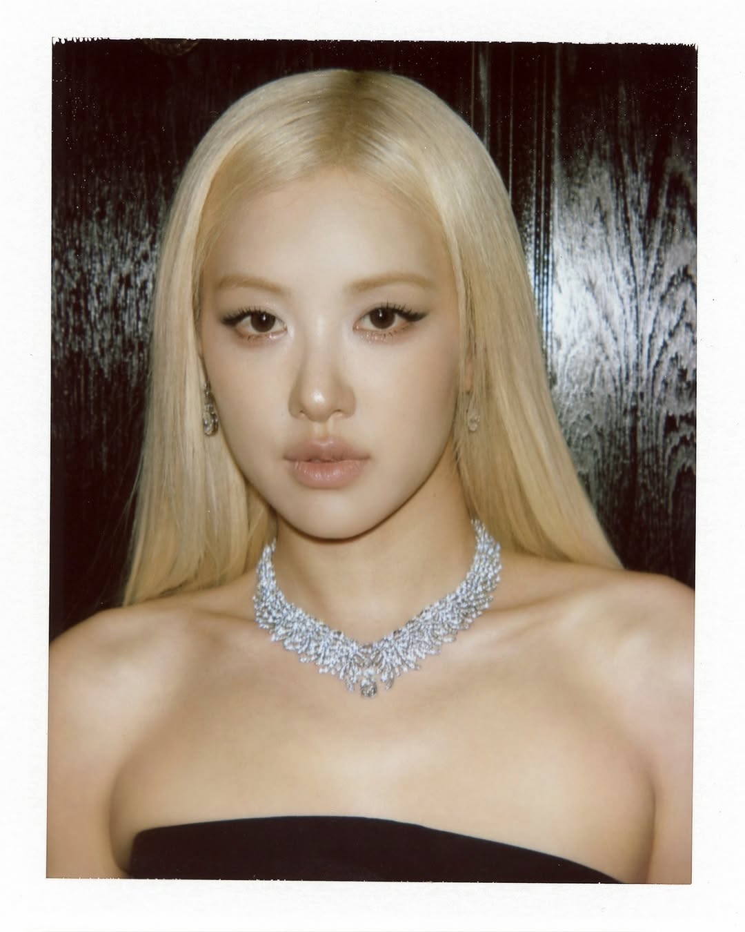 tiffanyandco-DYA5VovERSt.jpg