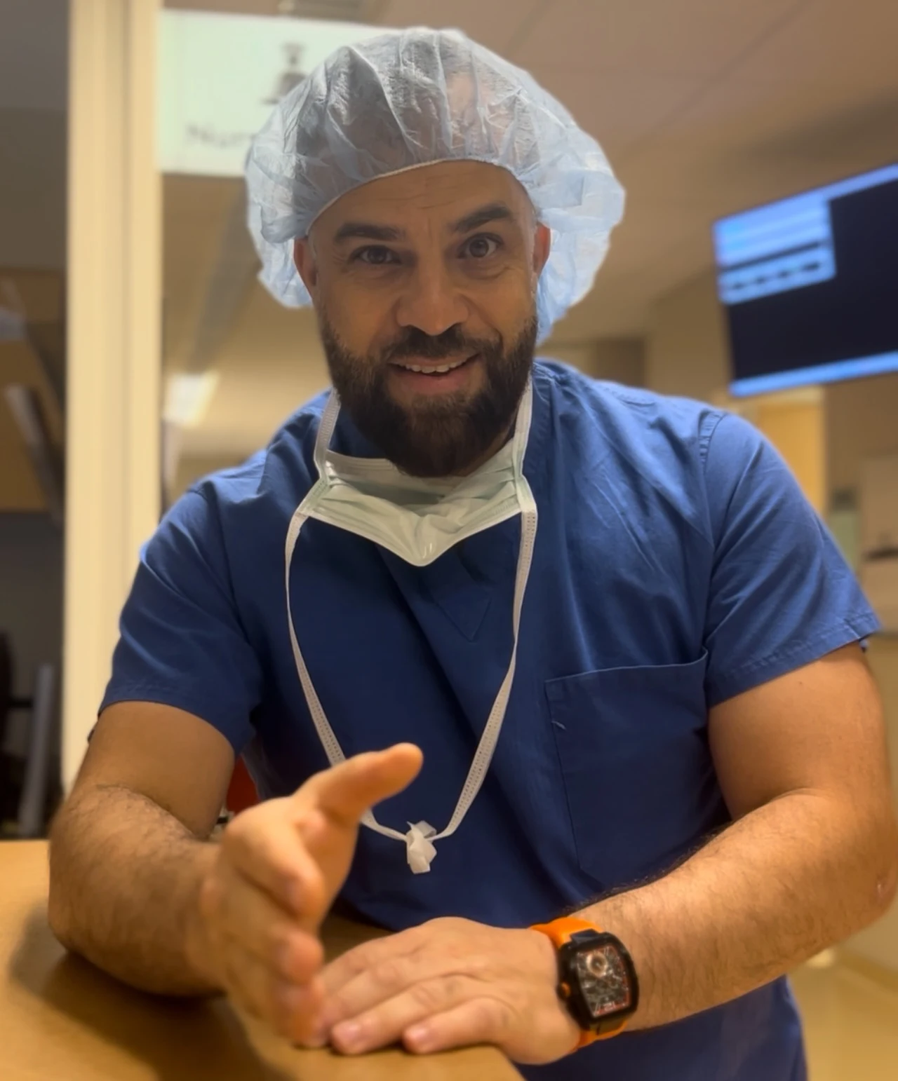Dr. Sofiane El Djouzi explaining weight loss options