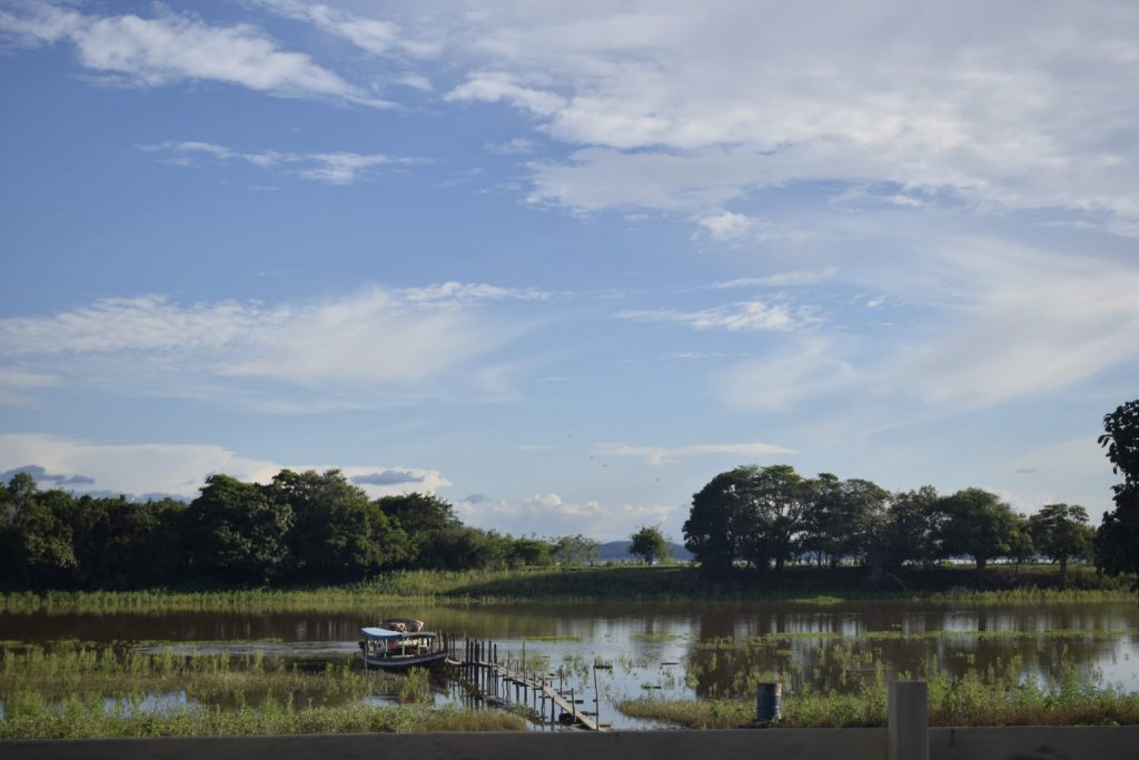 Céu azul em Alter do Chão