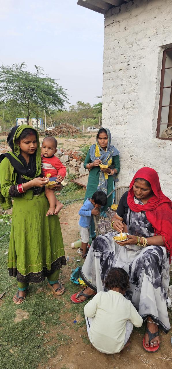 MAKE AND DONATE FOOD DRIVE IN URBAN SLUMS - DELHI