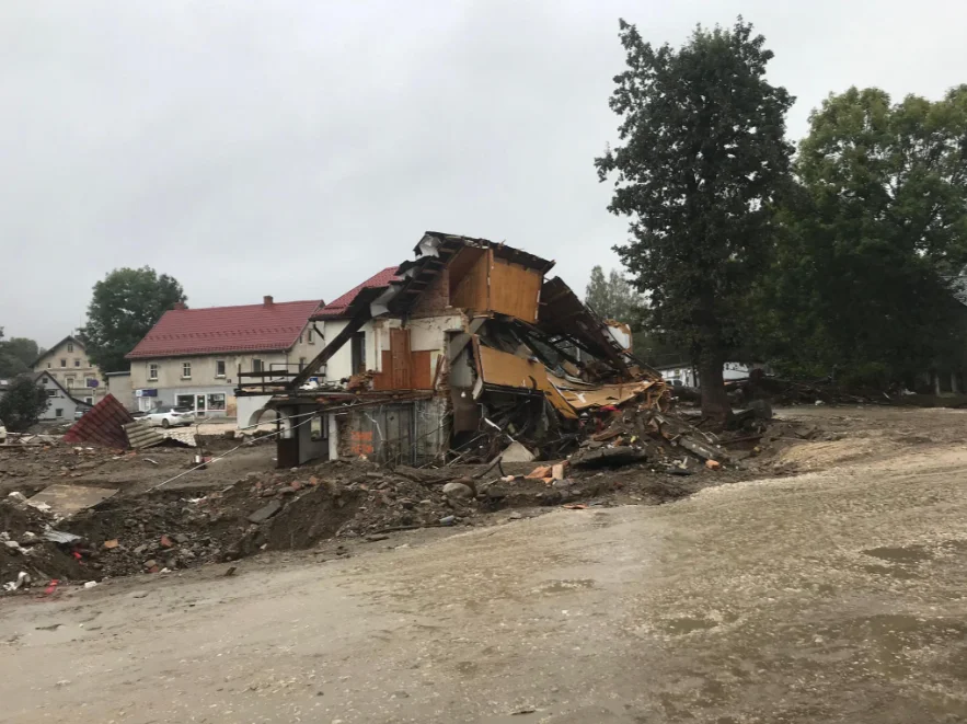 Lądek – Zdrój, Stronie Śląskie – te domy trzeba wyburzyć! [ZDJĘCIA]