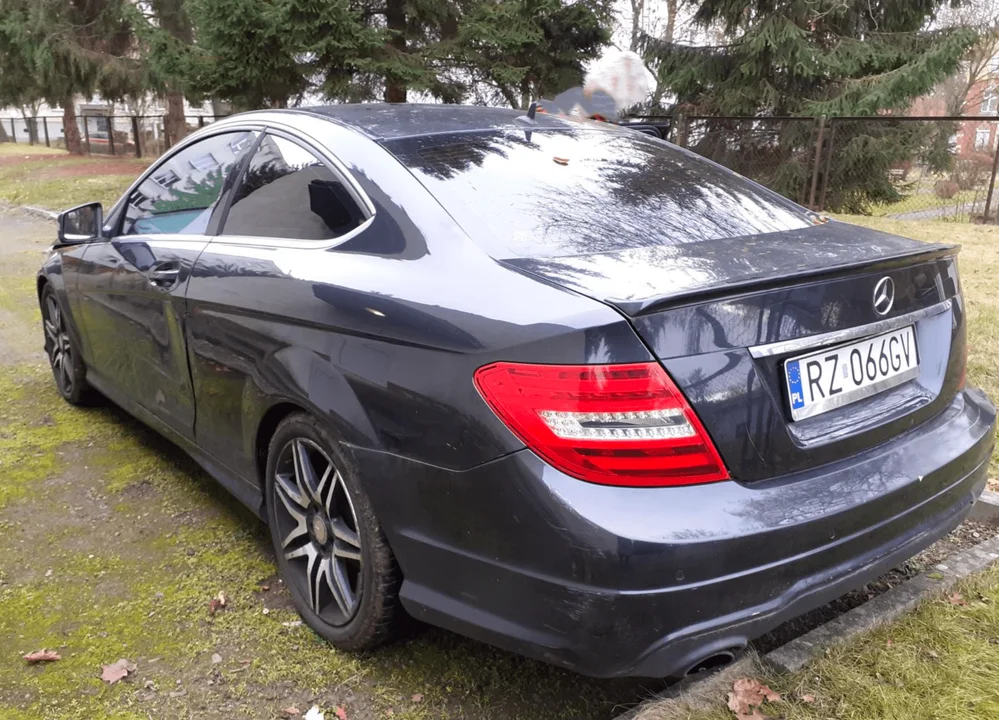 Mercedes za 10 tysięcy złotych? Skarb Państwa sprzedaje auto