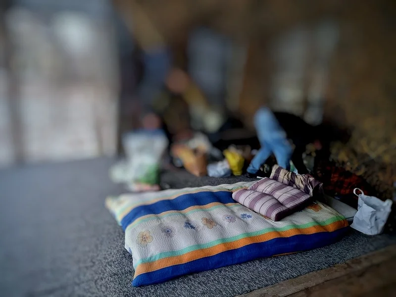 Gmina Ząbkowice Śl. Zimą każda pomoc ma znaczenie. Policjantka uratowała bezdomnego