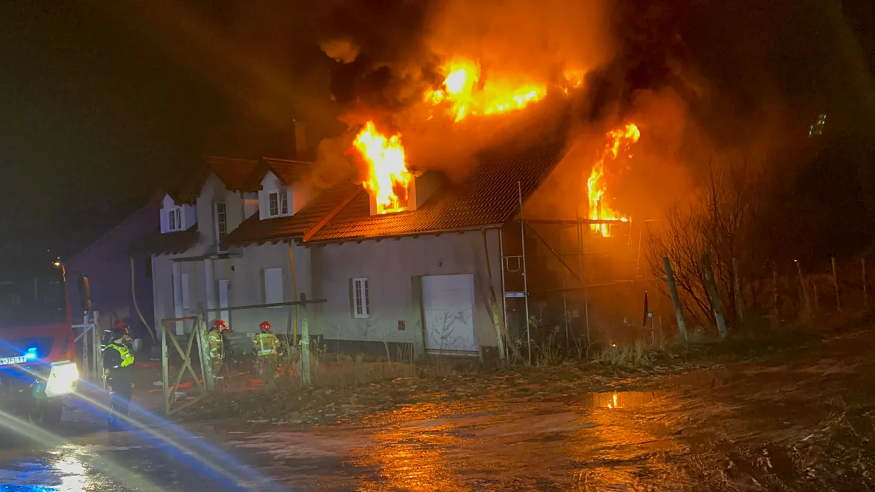 Kłodzko - pożar domu jednorodzinnego