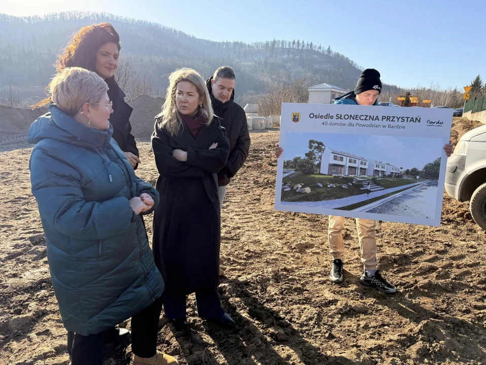 Gmina Bardo. Postępują prace przy budowie osiedla dla powodzian