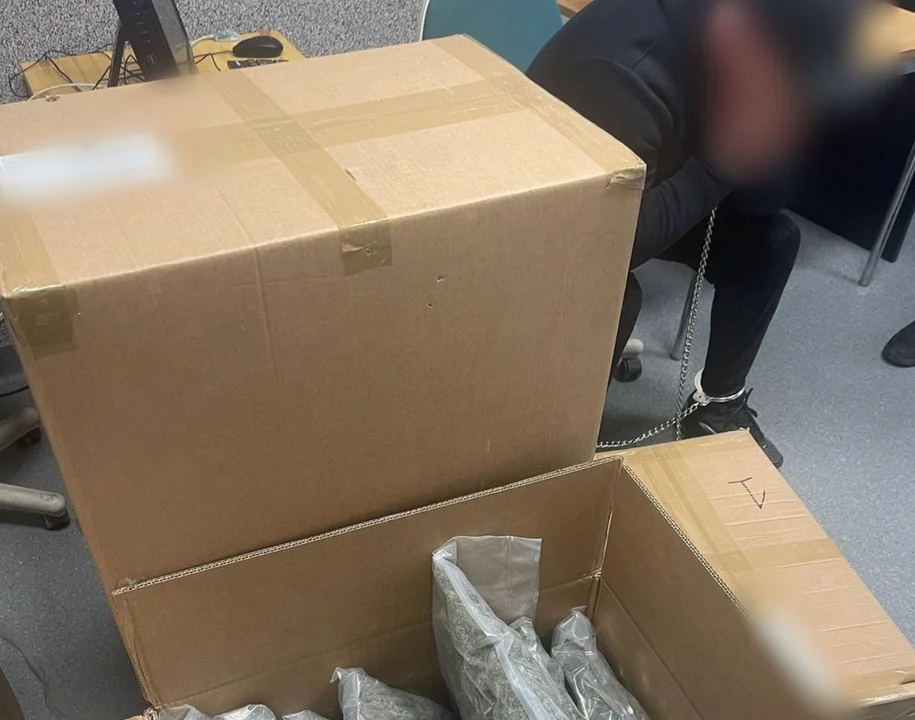 Ząbkowiccy funkcjonariusze zatrzymali przemytnika na gorącym uczynku