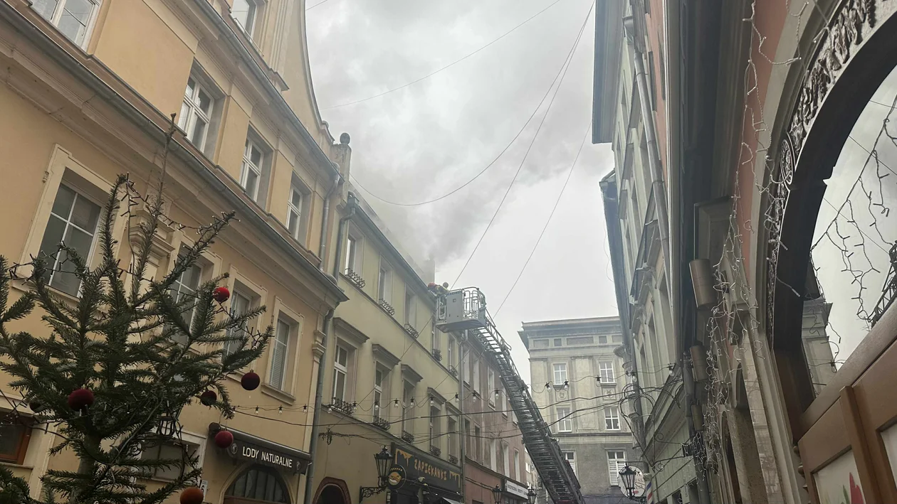 Kłodzko - pożar kamienicy na ul. Kościelnej