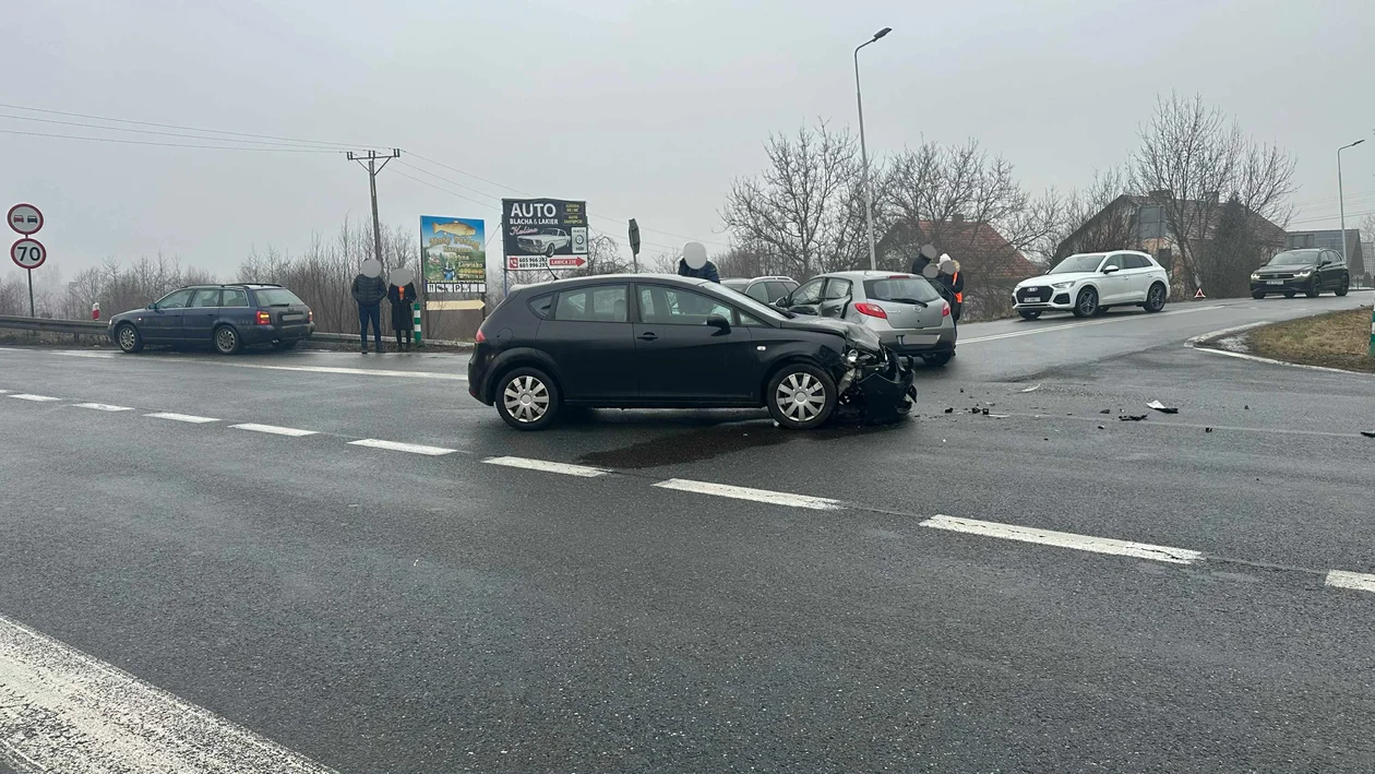 Kłodzko - wypadek na skrzyżowaniu Zamiejska - Piłsudskiego (DK8)