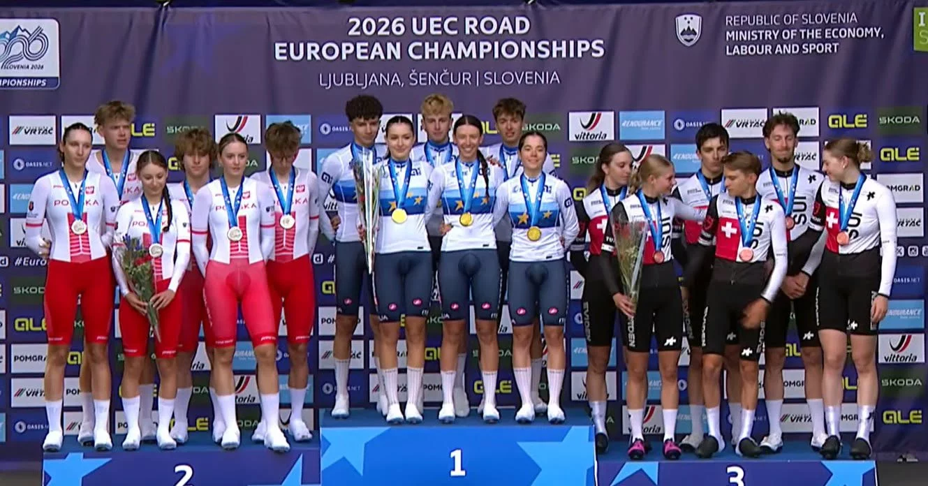 Kolarz z powiatu kłodzkiego ze srebrem mistrzostw Europy. Mikołaj Legieć stanął na podium z reprezentacją Polski