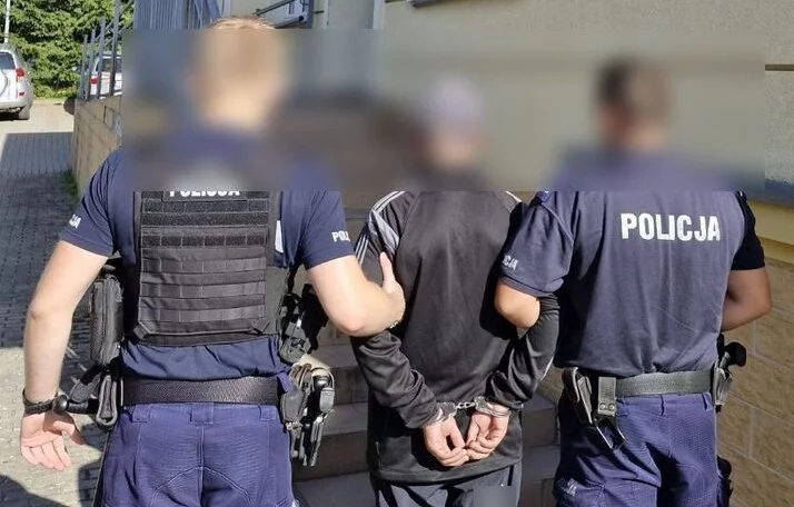 Kudowa-Zdrój. Zatrzymanie 48-latka za przywłaszczenie karty płatniczej [zdjęcie]