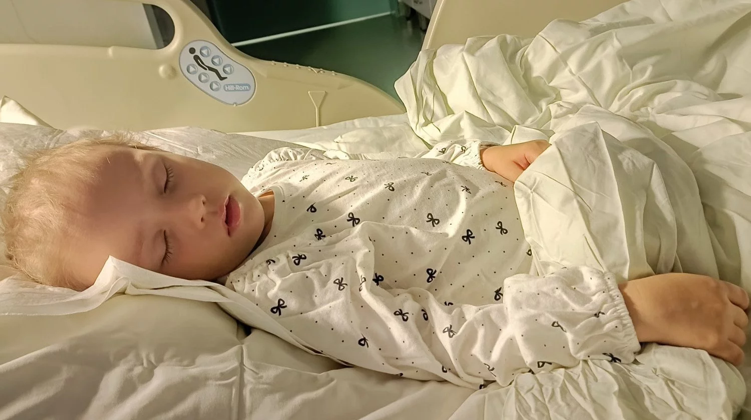 Rodzinny dramat. Mała Sandra i jej tata potrzebują pilnej pomocy [zbiórka]