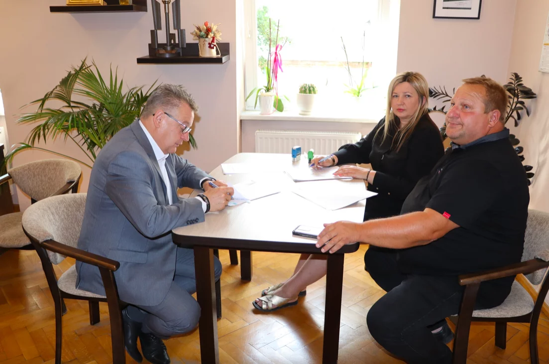 Gmina Kłodzko. Miliony na odbudowę! Ulica Młyńska w Ołdrzychowicach Kłodzkich wraca do życia po powodzi