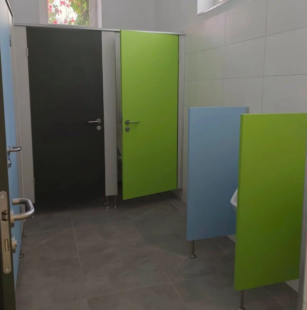 Koniec popowodziowych remontów toalet w Szkole Podstawowej nr 1 w Kłodzku [galeria]
