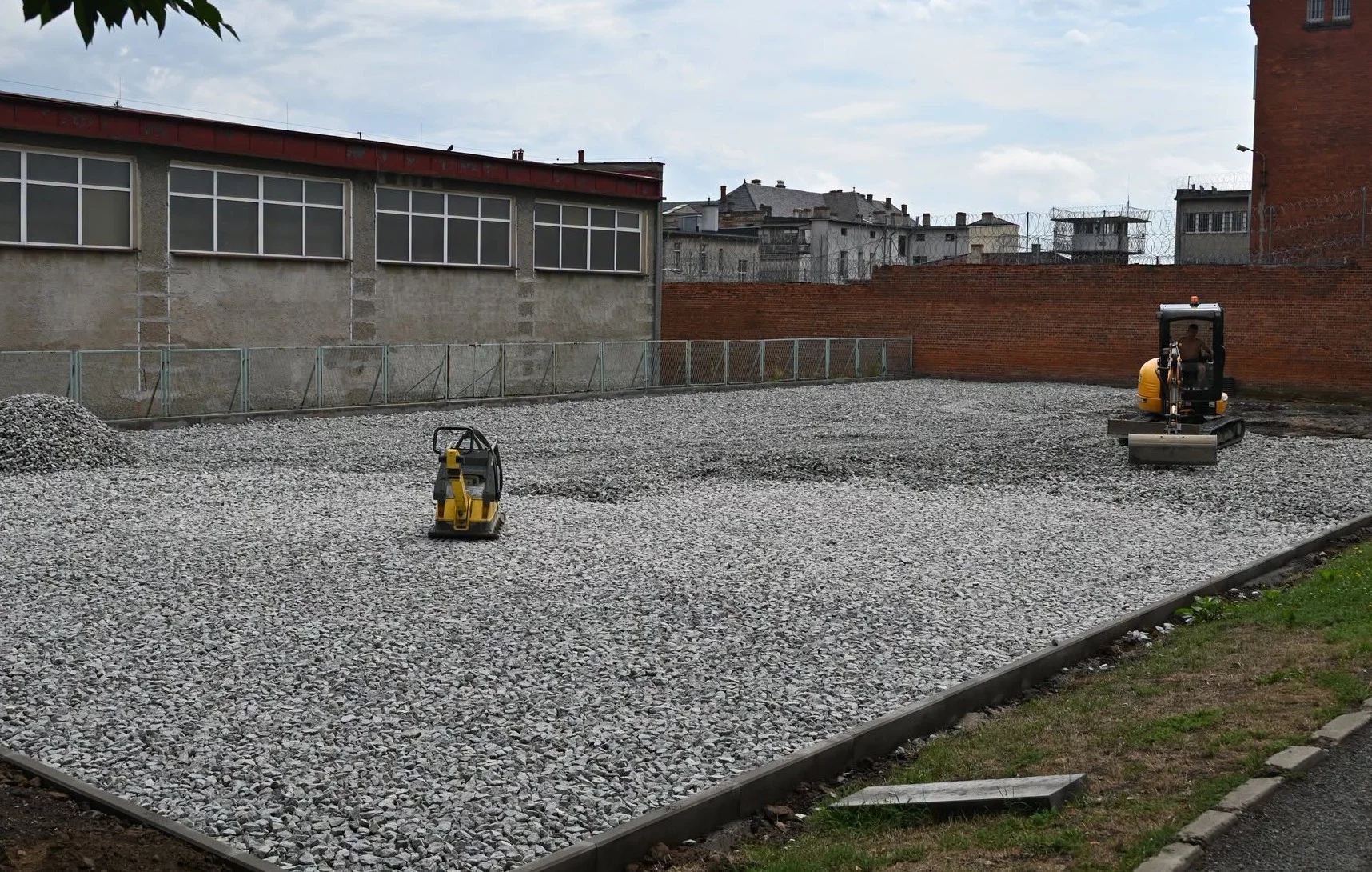 Trwa modernizacja zaplecza sportowego w Zespole Szkół Technicznych Kłodzku [zdjęcia]