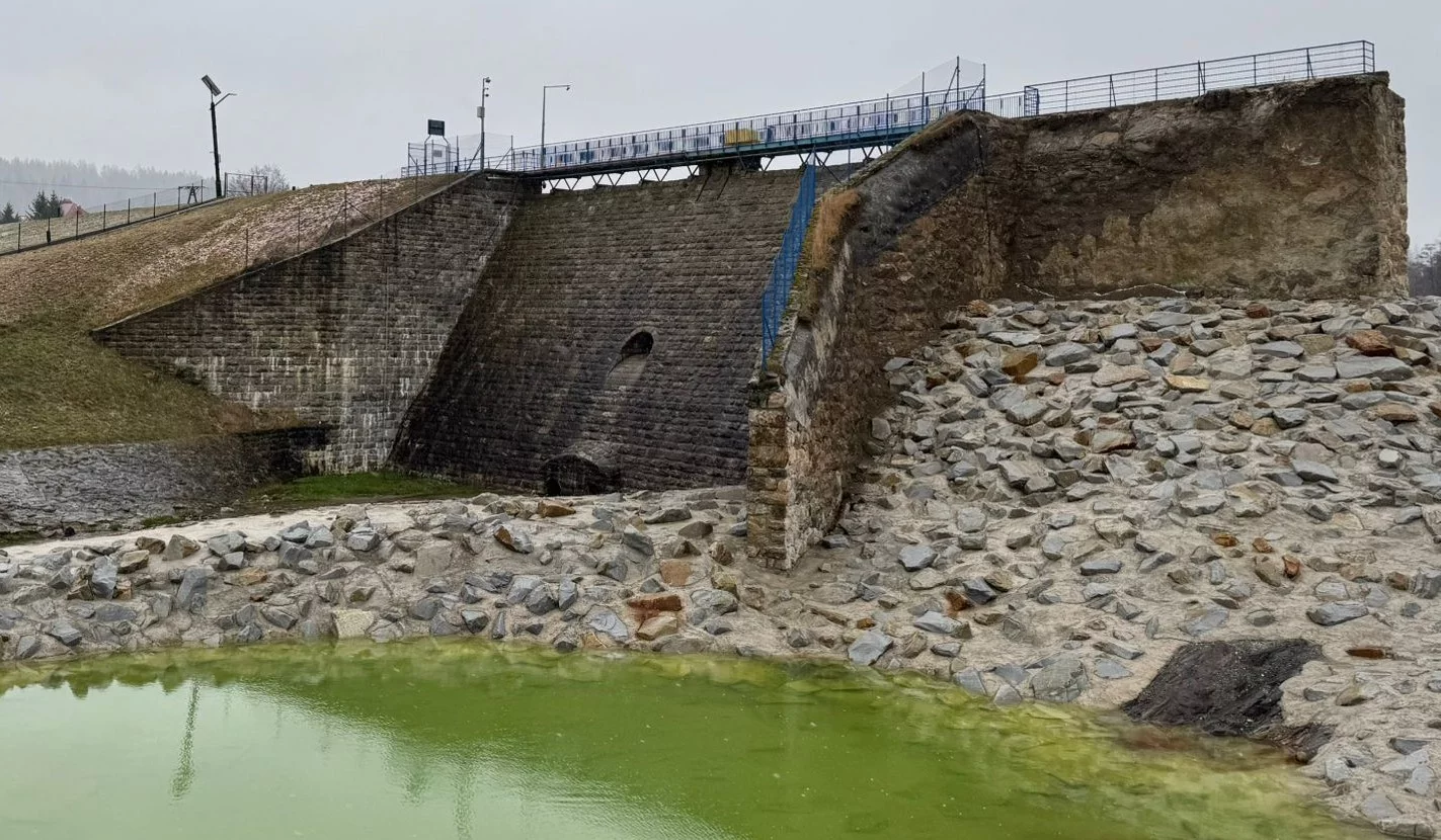 Podpisano umowy na prace projektowe zapory w Stroniu Śląskim [zdjęcia]