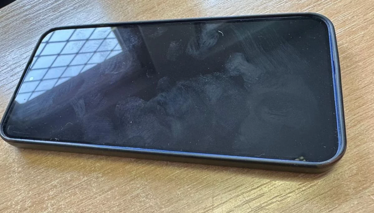 Znalazł telefon w sklepie i po prostu go zabrał Co grozi 48-latkowi?