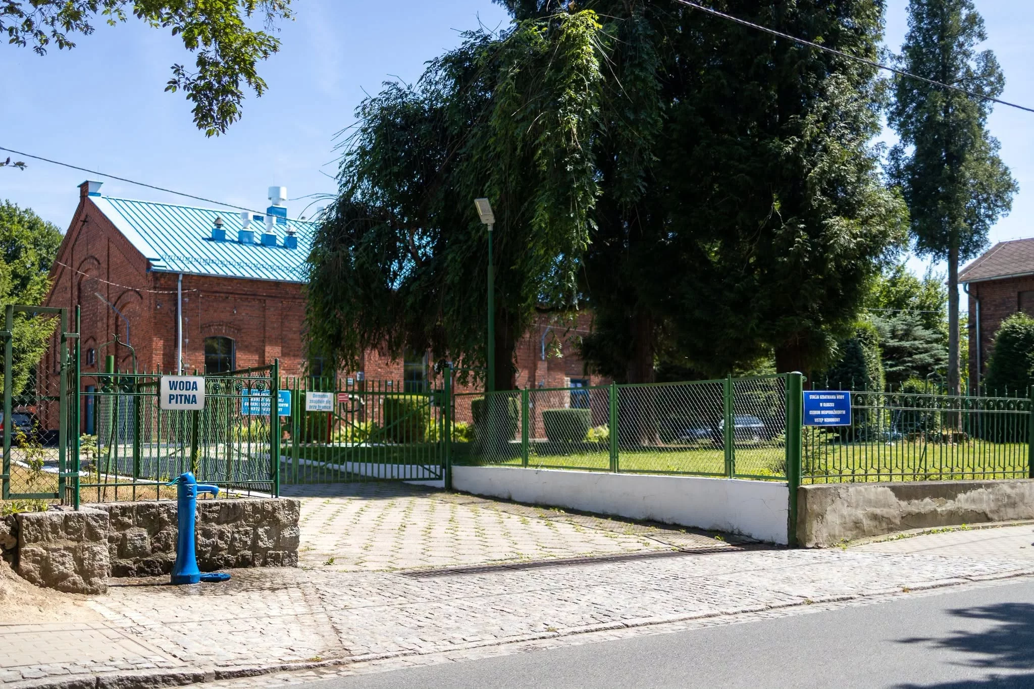 Sześć ulicznych zdrojów z wodą pitną działa w Kłodzku. Gdzie je znaleźć?