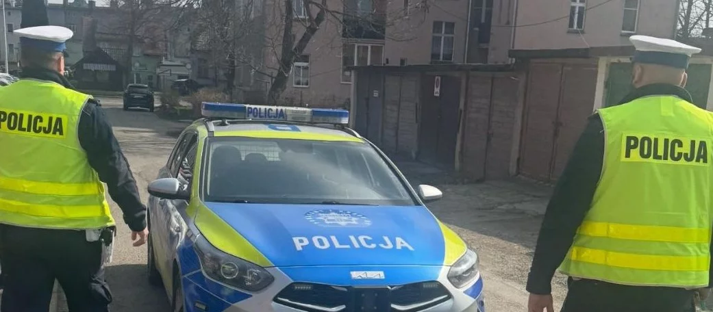 Policjanci z kłodzkiej drogówki być może uratowali mężczyźnie życie