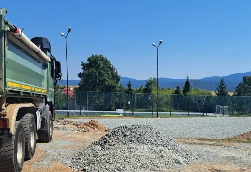 Modernizacja obiektów sportowych przy szkole w Międzylesiu [zdjęcia]